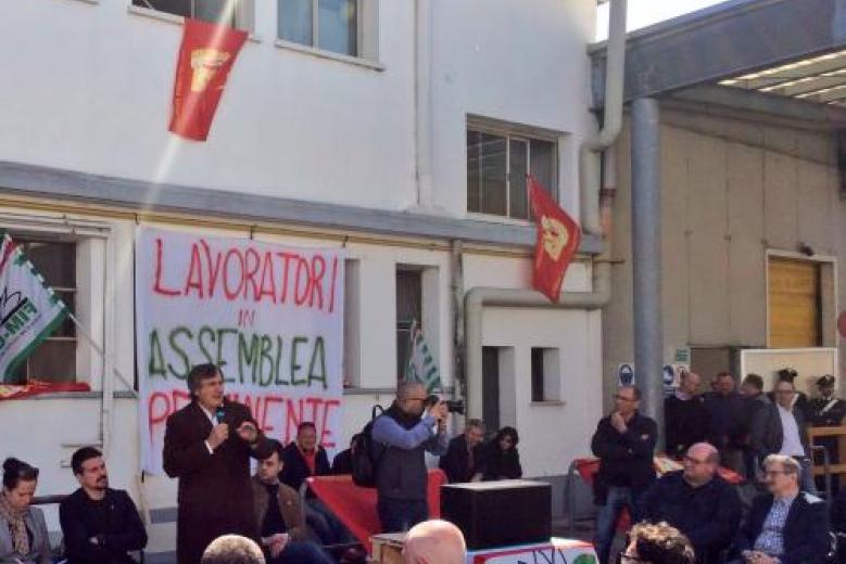 Il sindaco Brugnaro alla assembrea dei lavoratori ILNOR Il sindaco Brugnaro alla assembrea dei lavoratori ILNOR